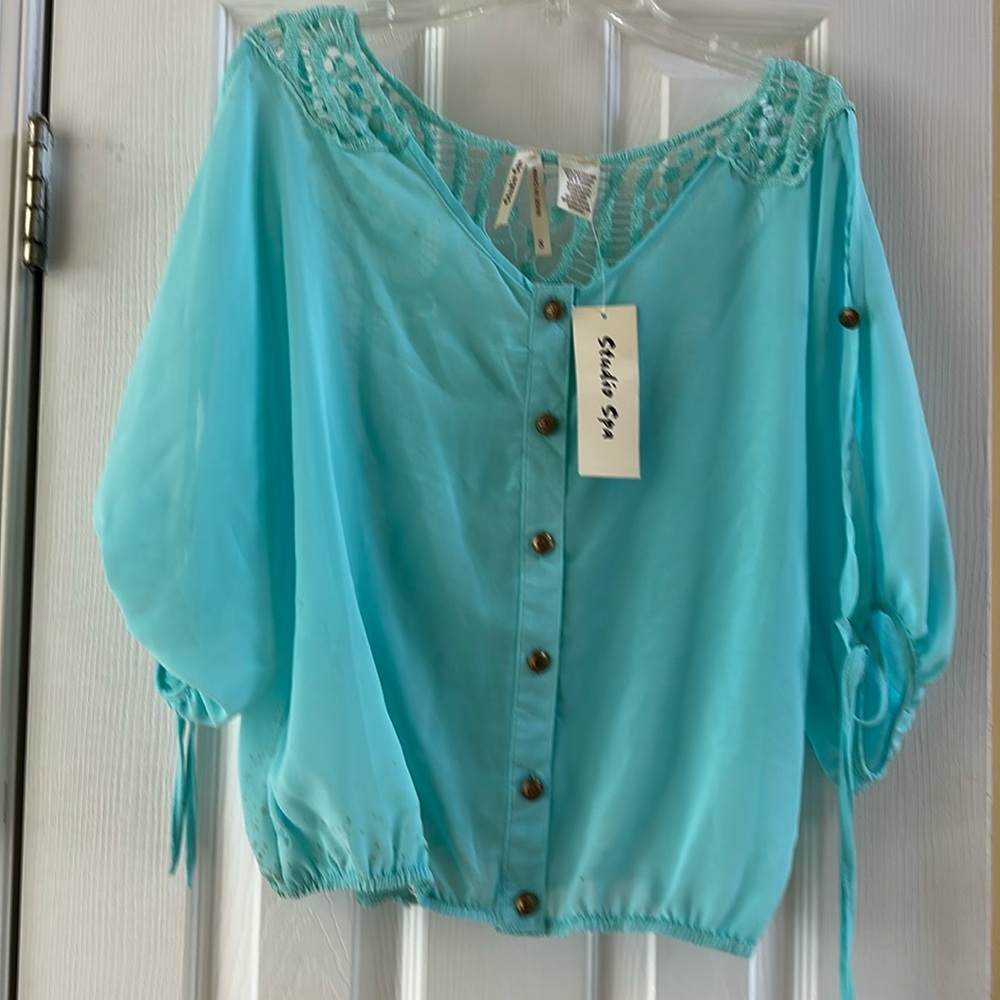 Lace bouse by the waiste length